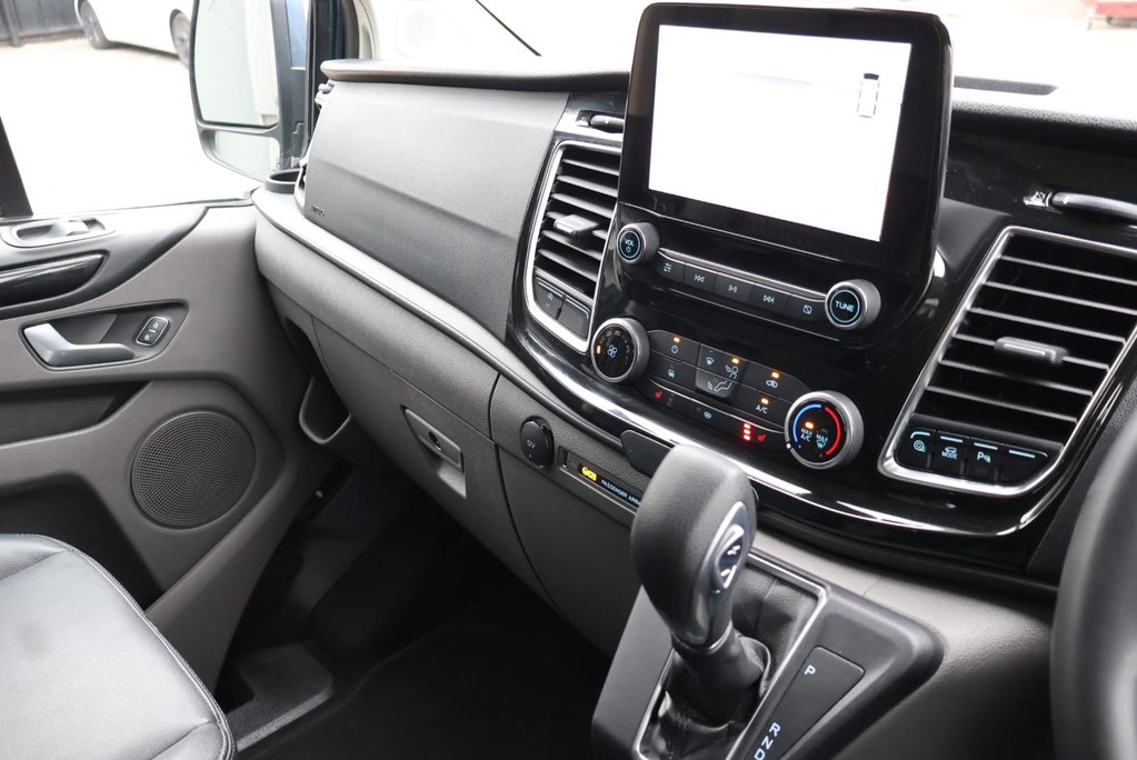 Ford Transit Custom 320 SPORT L1H1 DCIV DOUBLE CAB  Auto   PRICE MATCH OFFER  WAS 29950  25