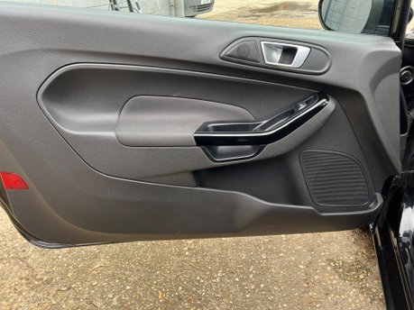 Ford Fiesta ZETEC 21