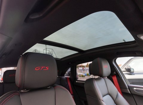 Porsche Macan GTS 14