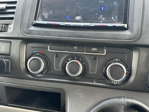 Volkswagen Transporter CAMPER T28 2.0 TDI 6 speed L1 H1 27