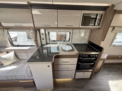 Coachman Laser Xcel 875 Kingsham 30th Special Edition 20
