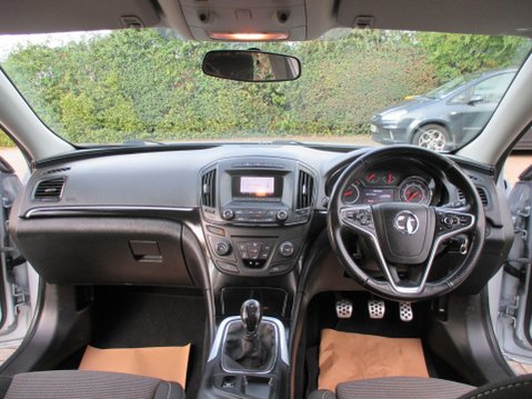 Vauxhall Insignia 1.8 16V SRi Euro 5 5dr 15