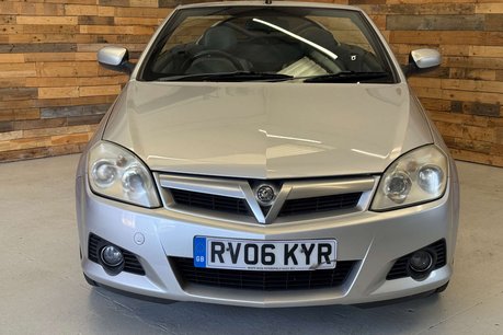 Vauxhall Tigra 1.4i 16v Exclusiv Convertible 2dr Petrol Manual (a/c) (146 g/km, 89 bhp) 14