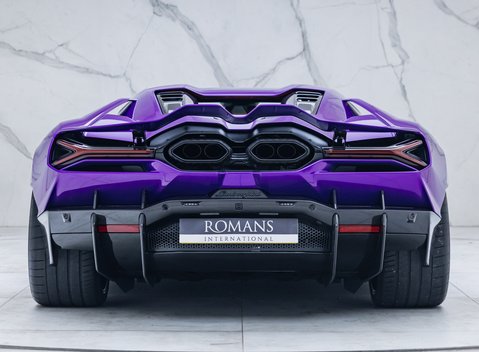 Lamborghini Revuelto 8