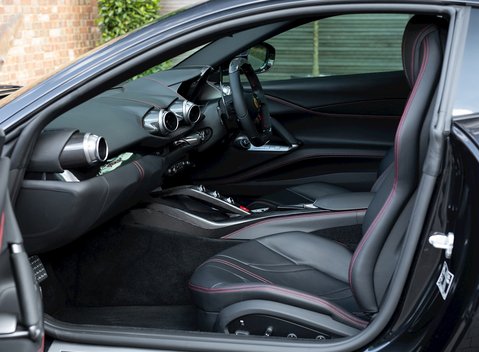 Ferrari 812 Superfast 13