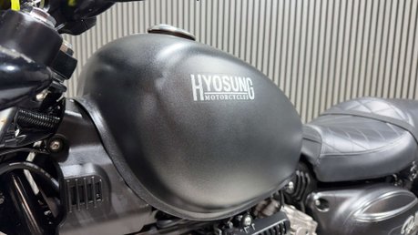 Hyosung GV AQUILA 2023 ONLY 506 MILES 125CC CRUISER BIKE LONG MOT 24