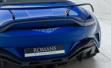 Aston Martin V12 Vantage ROADSTER 32