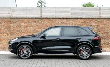 Porsche Cayenne Turbo 2