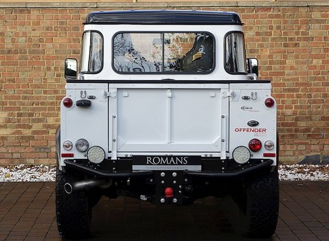 Land Rover Defender 90 Bowler Edition 15