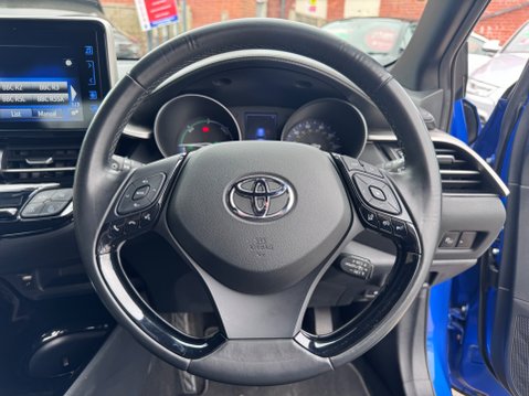 Toyota C-HR DYNAMIC 11