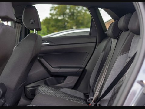 Volkswagen Polo 1.0 Polo R-Line TSI Semi-Auto 5dr 15