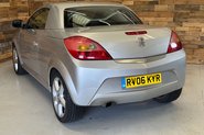 Vauxhall Tigra 1.4i 16v Exclusiv Convertible 2dr Petrol Manual (a/c) (146 g/km, 89 bhp) 9