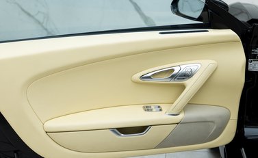 Bugatti Veyron 16.4 17