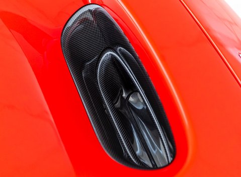 Ferrari F8 Tributo Spider 29