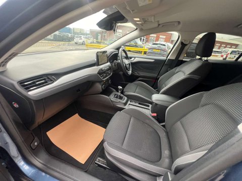 Ford Focus 1.0 Focus Zetec 5dr - NATIONAL DELIVERY* 23