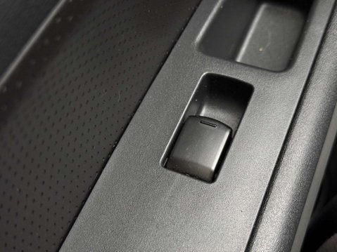 Nissan X-Trail 2.0 dCi Tekna Auto 4WD Euro 5 5dr (AVM) 75