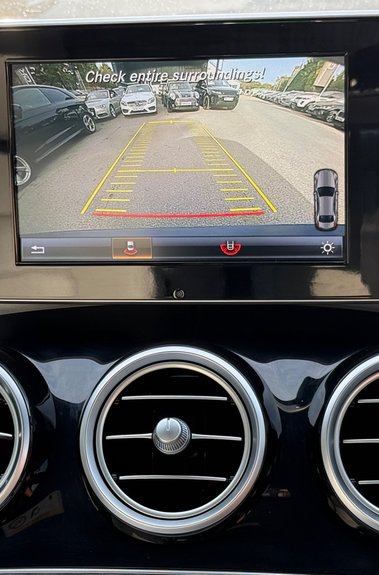 Mercedes-Benz C Class C250 D AMG LINE PREMIUM - 10 SERVICES - 2 OWNERS - LIGHT INTERIOR 