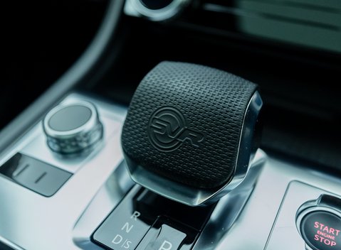 Jaguar F-Pace SVR 26