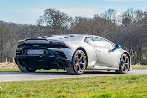 Lamborghini Huracan LP640-4 EVO 5