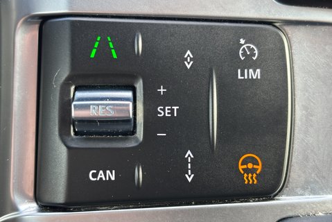 Land Rover Discovery D300 Commercial Dynamic HSE 36