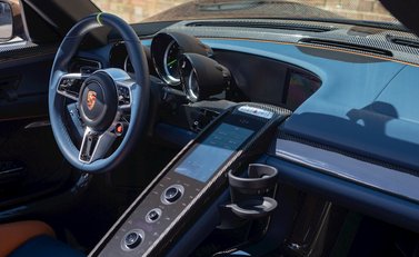 Porsche 918 Spyder Weissach 17