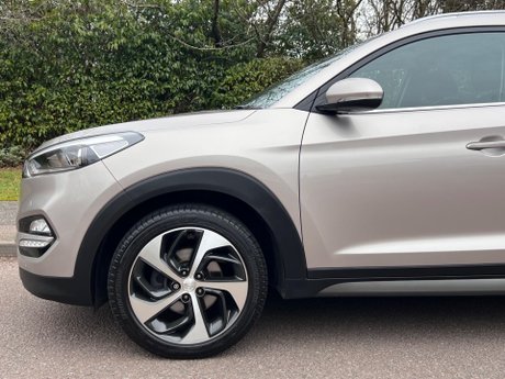 Hyundai TUCSON 2.0 CRDi Premium Auto 4WD Euro 6 5dr 69