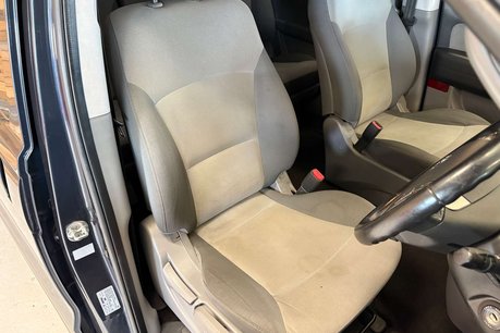 Hyundai I800 2.5 CRDi SE Nav MPV 5dr Diesel Manual Euro 6 (136 ps) 29