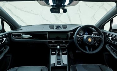 Porsche Macan GTS 16
