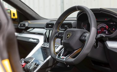 Lamborghini Urus 11