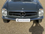 Mercedes-Benz SL Series 230 SL 32