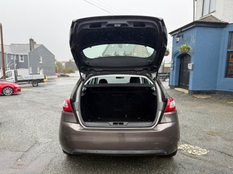 Peugeot 308 E-THP ACTIVE 10