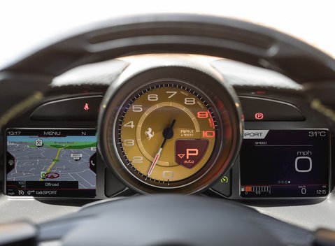 Ferrari 812 Superfast 16