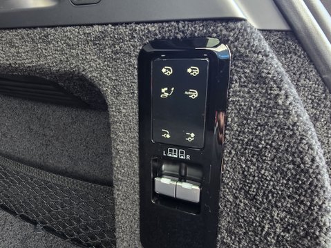 Land Rover Range Rover SV P510e PHEV 27