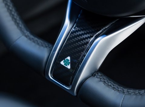 Alfa Romeo Giulia QUADRIFOGLIO 14