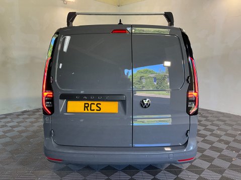 Volkswagen Caddy Maxi 2.0 TDI C20 Commerce Pro LWB Euro 6 (s/s) 6dr 5