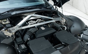 Aston Martin Vantage V8 43
