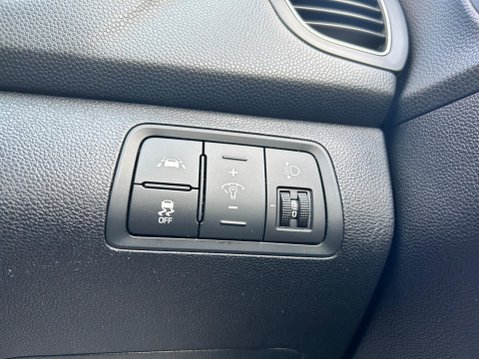 Hyundai i20 T-GDI PREMIUM NAV 31