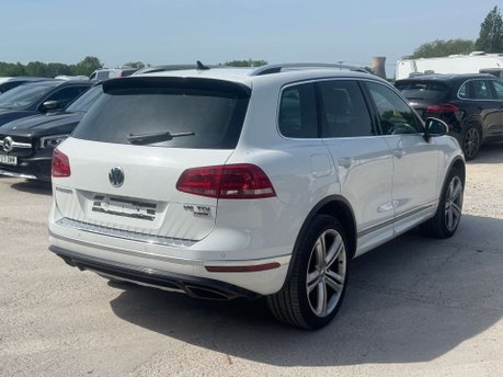 Volkswagen Touareg 3.0 Touareg V6 R-Line+ TDI BlueMotion Technology Auto 4WD 5dr 4
