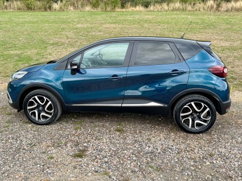 Renault Captur ICONIC TCE 6