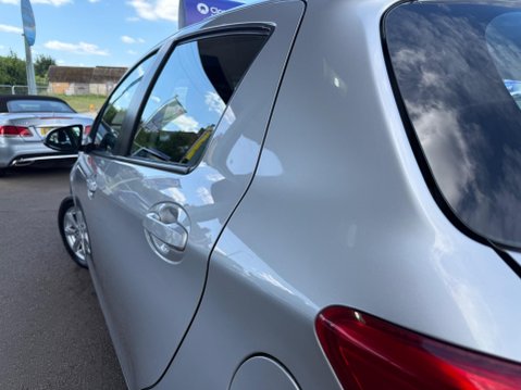Toyota Yaris 1.33 Dual VVT-i TR Euro 5 5dr 15