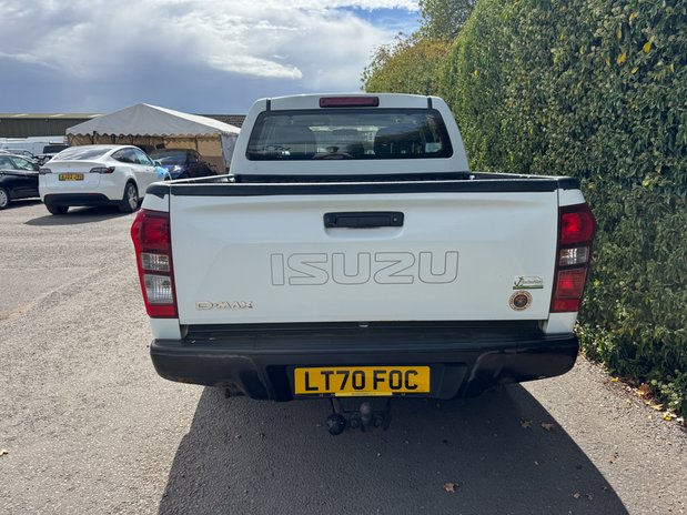 Isuzu D-Max Utility | 1.9 LT | Double Cab | Tow Bar | Air Con | EURO 6 | NO VAT 7
