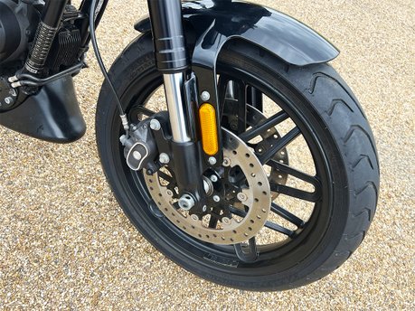 Harley-Davidson Sportster Iron XL 1200 CX ROADSTER 17 9