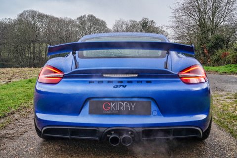 Porsche Cayman GT4 22
