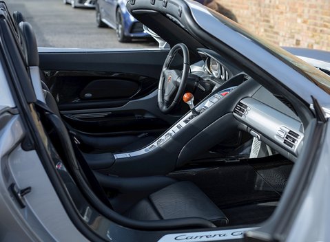 Porsche Carrera GT 15