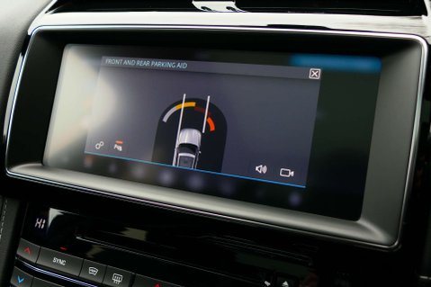 Jaguar F-Pace 2.0 F-Pace Chequered Flag AWD Auto 4WD 5dr 32