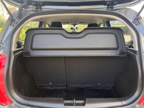 Vauxhall Viva 1.0i SE Euro 6 5dr (a/c) 26