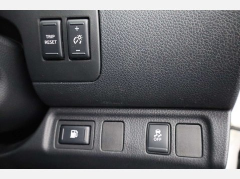 Nissan Navara 2.3 Navara Tekna dCi Auto 4WD 5dr 47