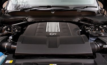 Land Rover Range Rover Sport 5.0 SVR 34