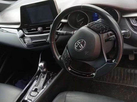 Toyota C-HR 1.8 VVT-h Excel SUV 5dr Petrol Hybrid CVT Euro 6 (s/s) (122 ps) 9