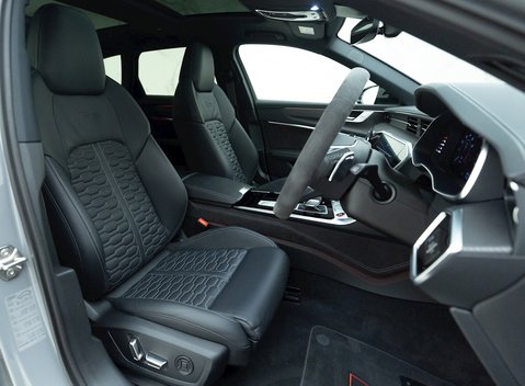 Audi RS6 Avant Carbon Black 10